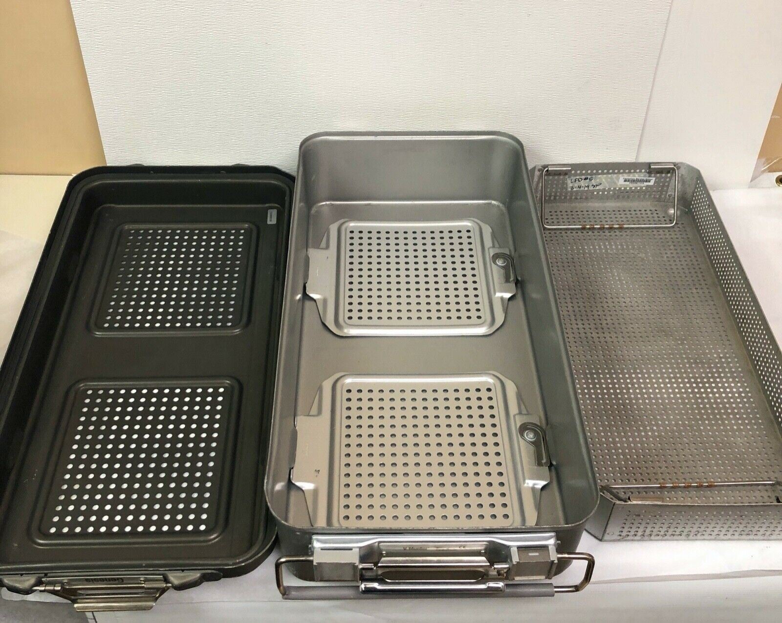 Genesis V. Mueller Steel Case L: 22" W: 11" H: 5 1/2" | KMCE-199 DIAGNOSTIC ULTRASOUND MACHINES FOR SALE