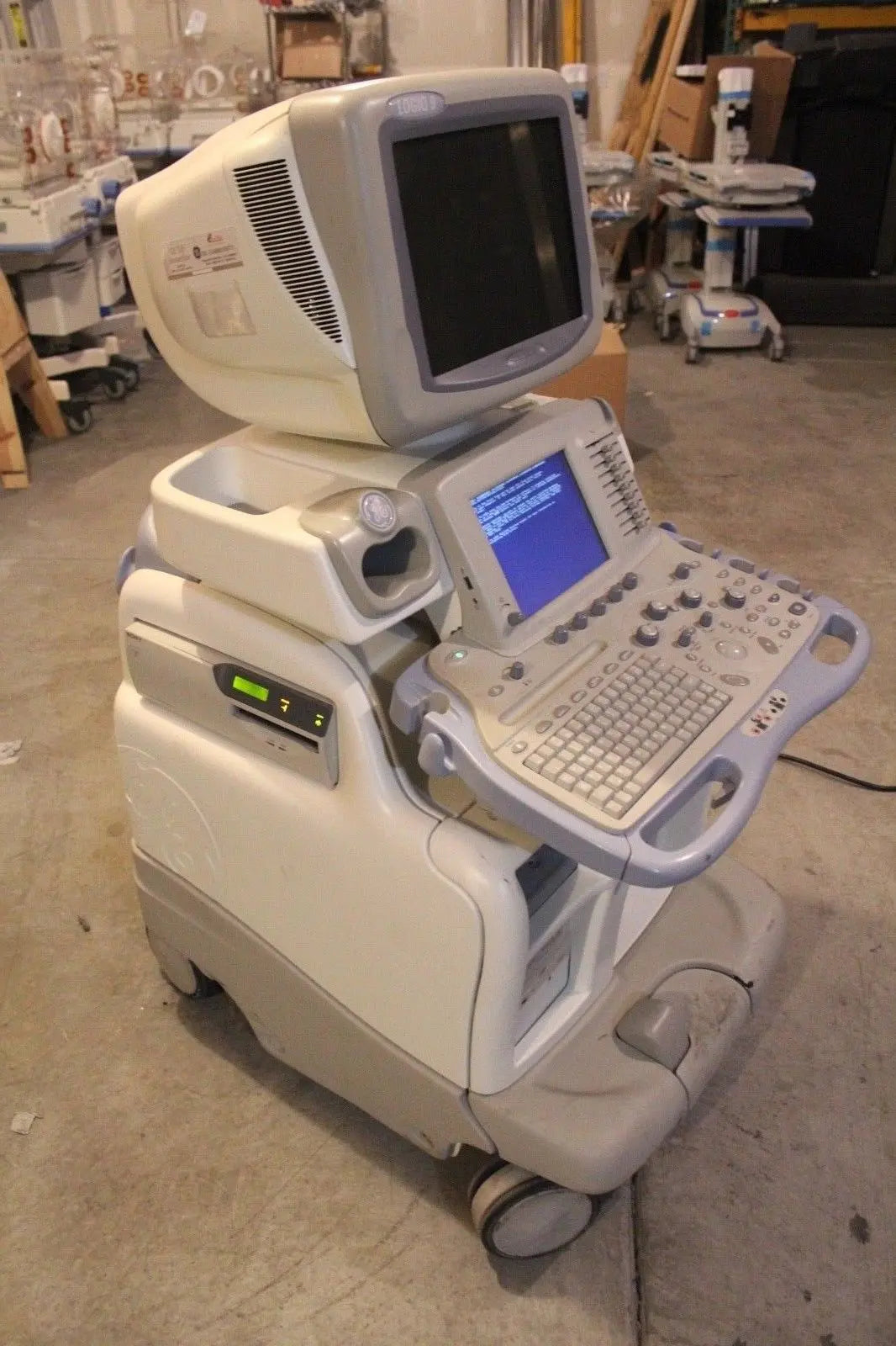 GE LOGIQ 9 DIAGNOSTIC ULTRASOUND MACHINE For parts not working DIAGNOSTIC ULTRASOUND MACHINES FOR SALE