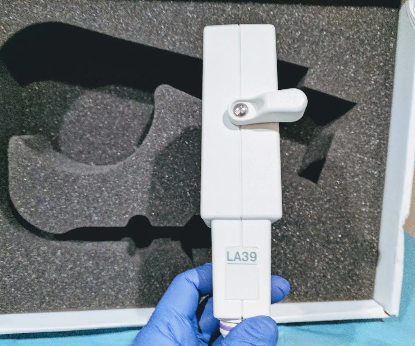 GE LA39 linear array ultrasound transducer probe for Logiq 400, 500, 700 series DIAGNOSTIC ULTRASOUND MACHINES FOR SALE