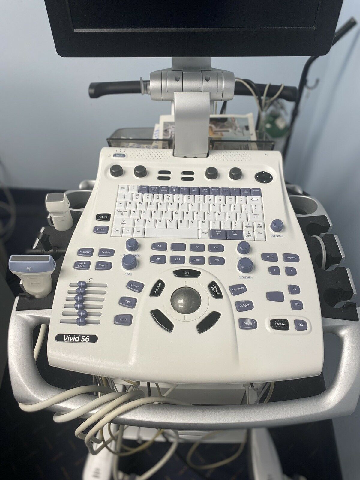 GE Vivid S6 Cardiovascular Ultrasound 2 probes Medical Equipment DIAGNOSTIC ULTRASOUND MACHINES FOR SALE