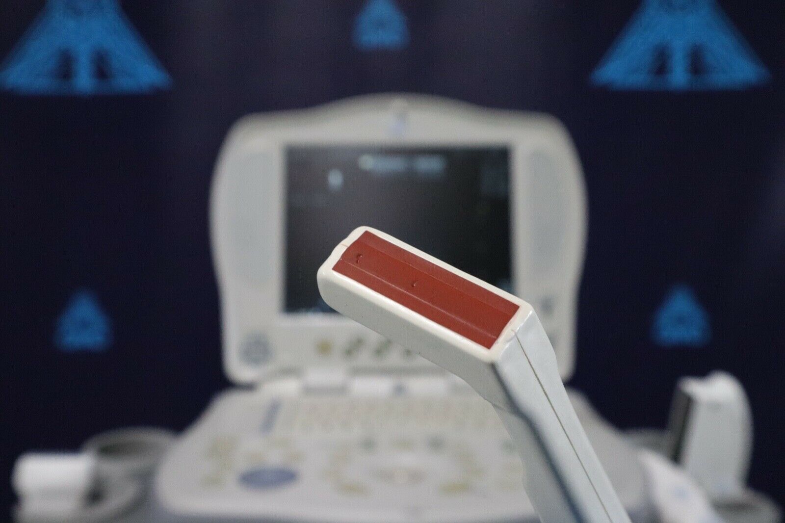 GE LOGIQ BOOK XP PORTABLE ULTRASOUND DIAGNOSTIC ULTRASOUND MACHINES FOR SALE