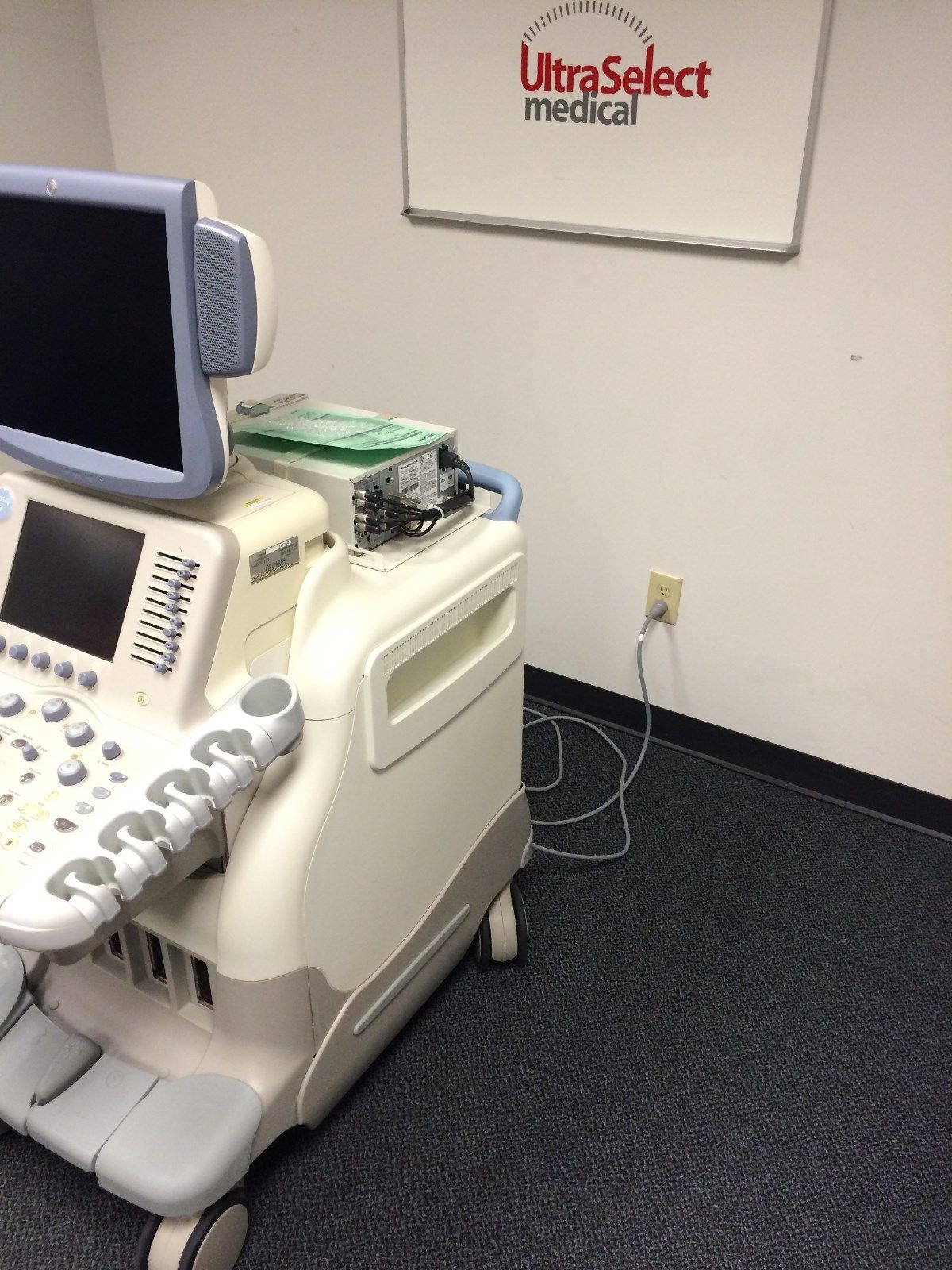 GE Logiq 7 BT09 Ultrasound System with Cardiac (CW Doppler) DIAGNOSTIC ULTRASOUND MACHINES FOR SALE