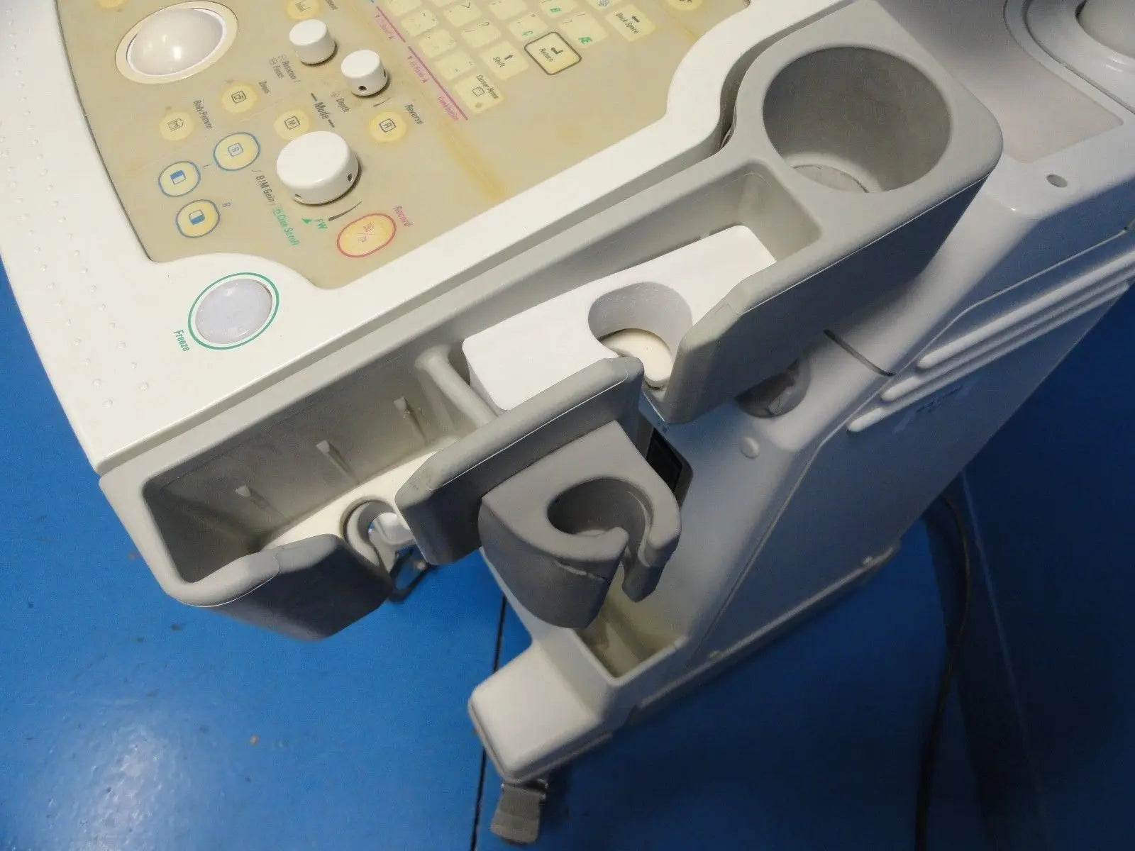 GE 2205675 Logiq Alpha 200 Diagnostic Ultrasound System W/O Transducers (11901) DIAGNOSTIC ULTRASOUND MACHINES FOR SALE