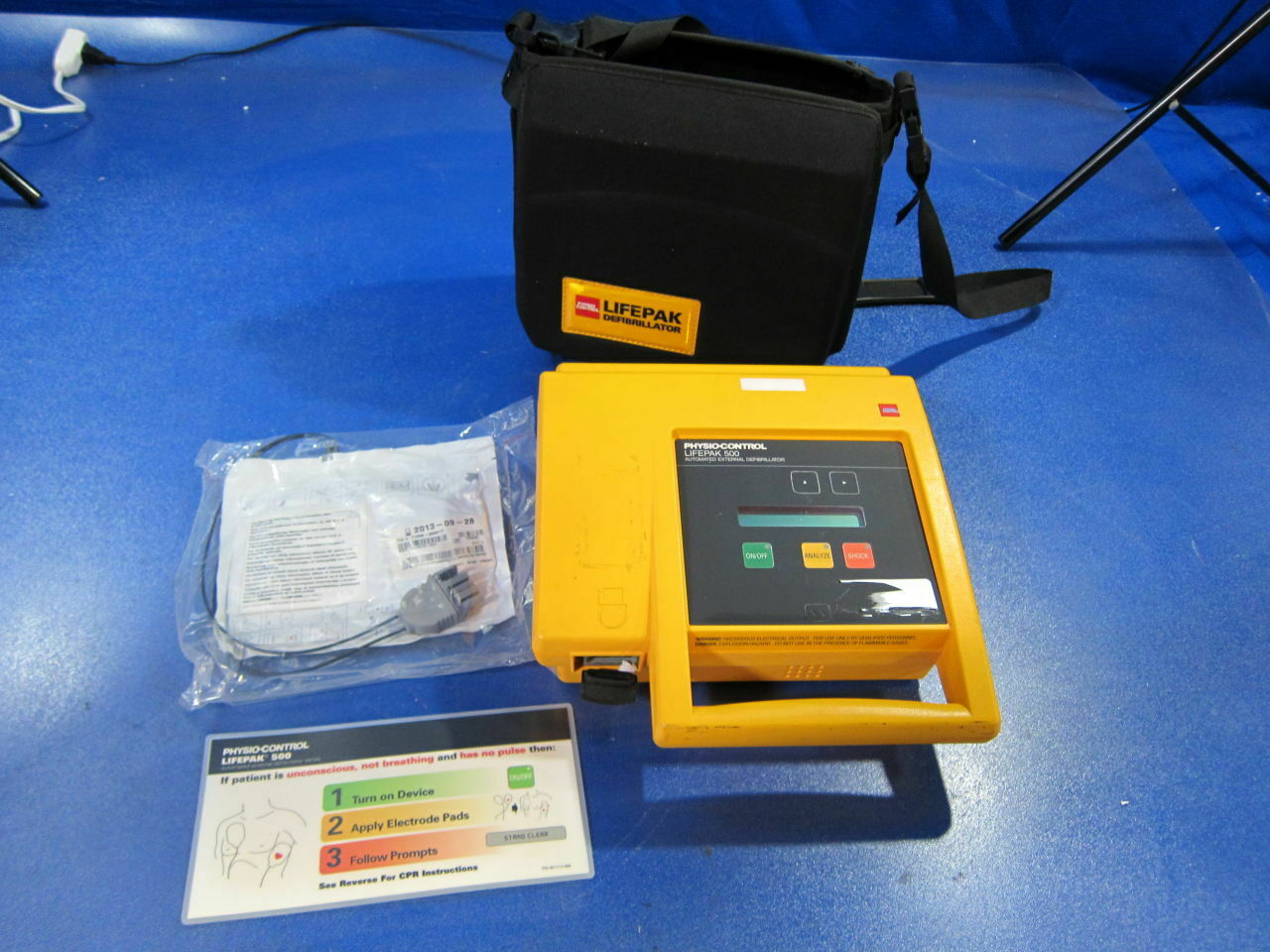 Medtronic Physio-Control 3005400-320 Lifepak 500 AED w/ Carrying Case (639DM) DIAGNOSTIC ULTRASOUND MACHINES FOR SALE