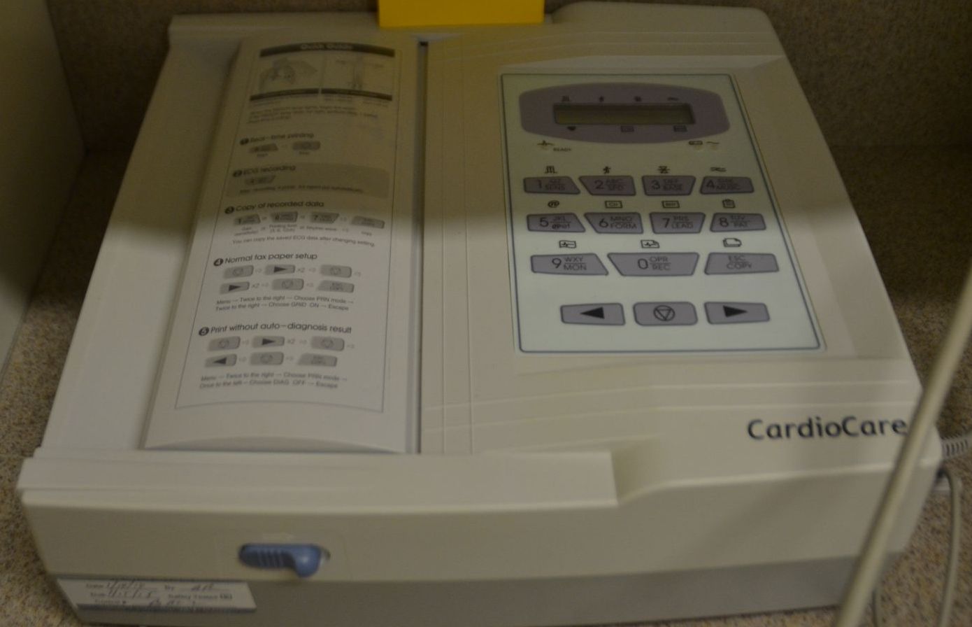 CARDIOCARE EKG-2000 WITH CABLES DIAGNOSTIC ULTRASOUND MACHINES FOR SALE