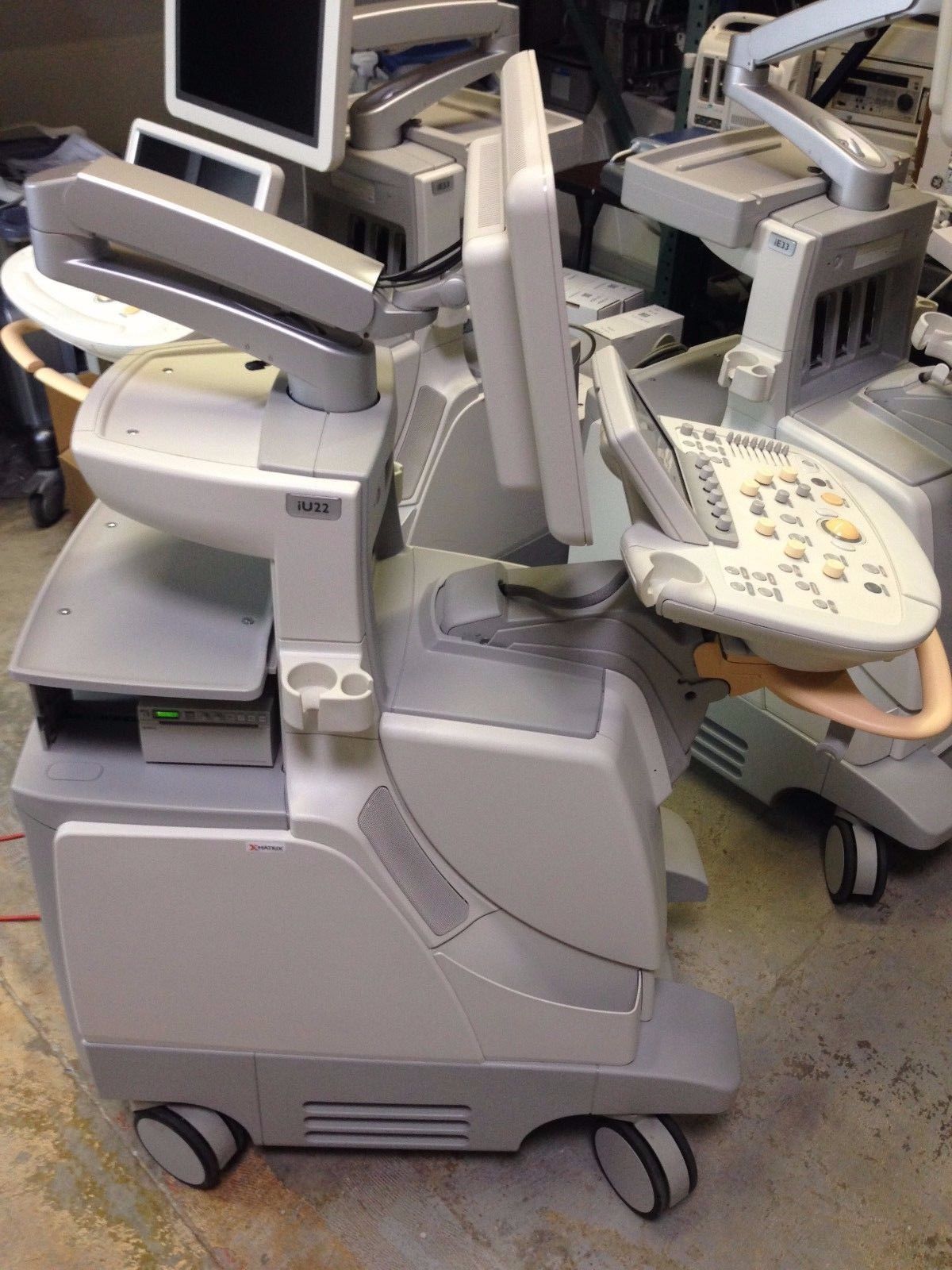 a medical device sitting on top of a table