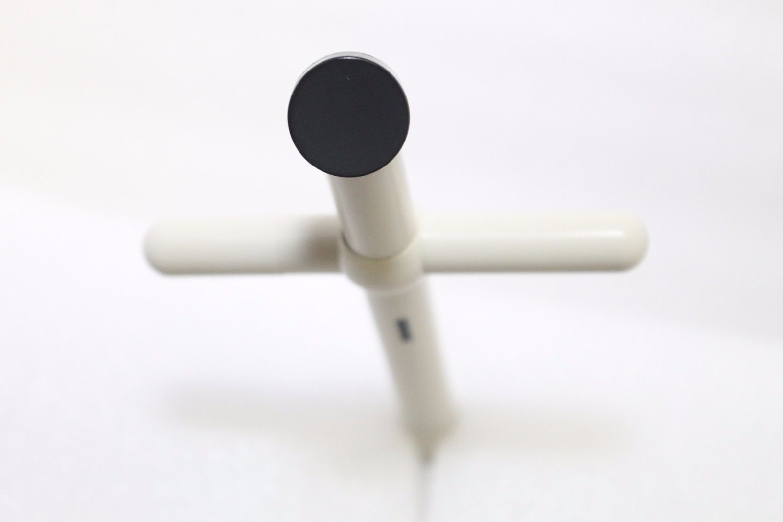 closeup of probe cross shape