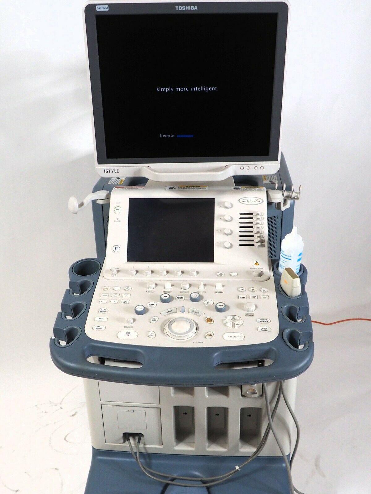 Toshiba Aplio XG Ultrasound with Probe in excellent condition. DIAGNOSTIC ULTRASOUND MACHINES FOR SALE