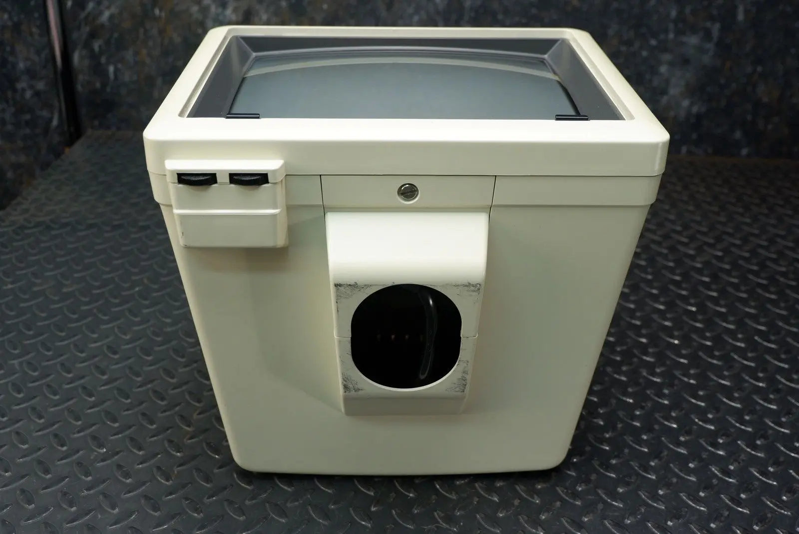 B&W CRT Monitor for GE RT3200 Advantage II Ultrasound Station - Used DIAGNOSTIC ULTRASOUND MACHINES FOR SALE