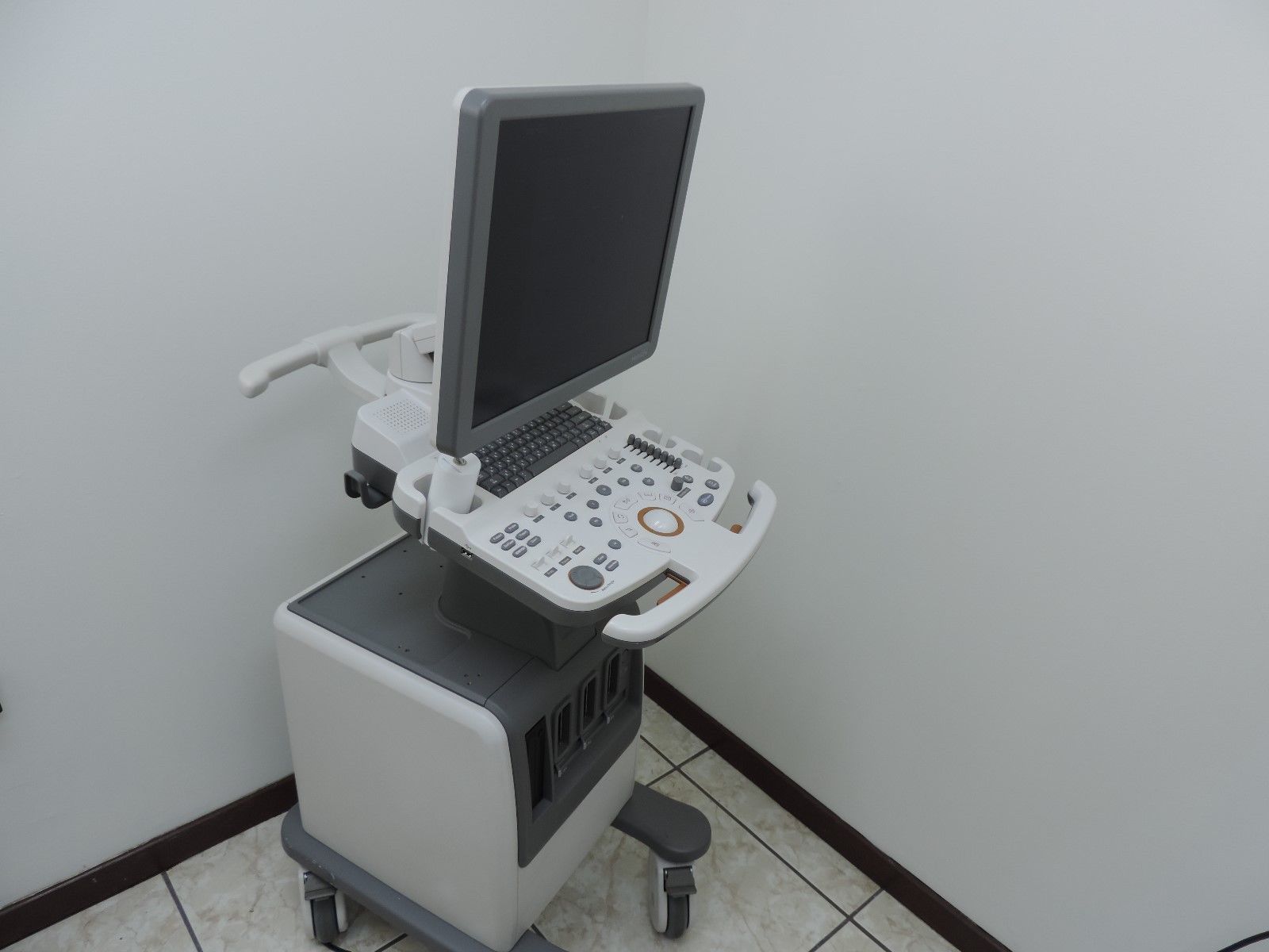 Ultrasound System Samsung Medison SonoAce R7 DIAGNOSTIC ULTRASOUND MACHINES FOR SALE