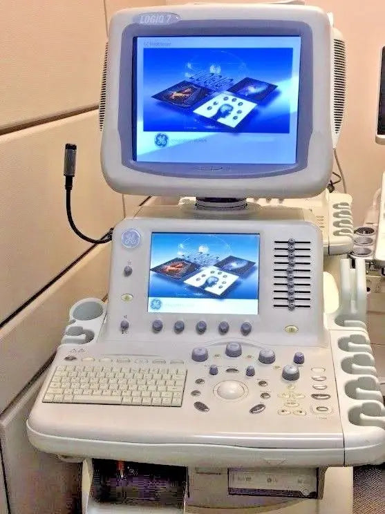 GE LOGIQ 7 Ultrasound CRT Monitor  Software Version R7.5.1 DIAGNOSTIC ULTRASOUND MACHINES FOR SALE