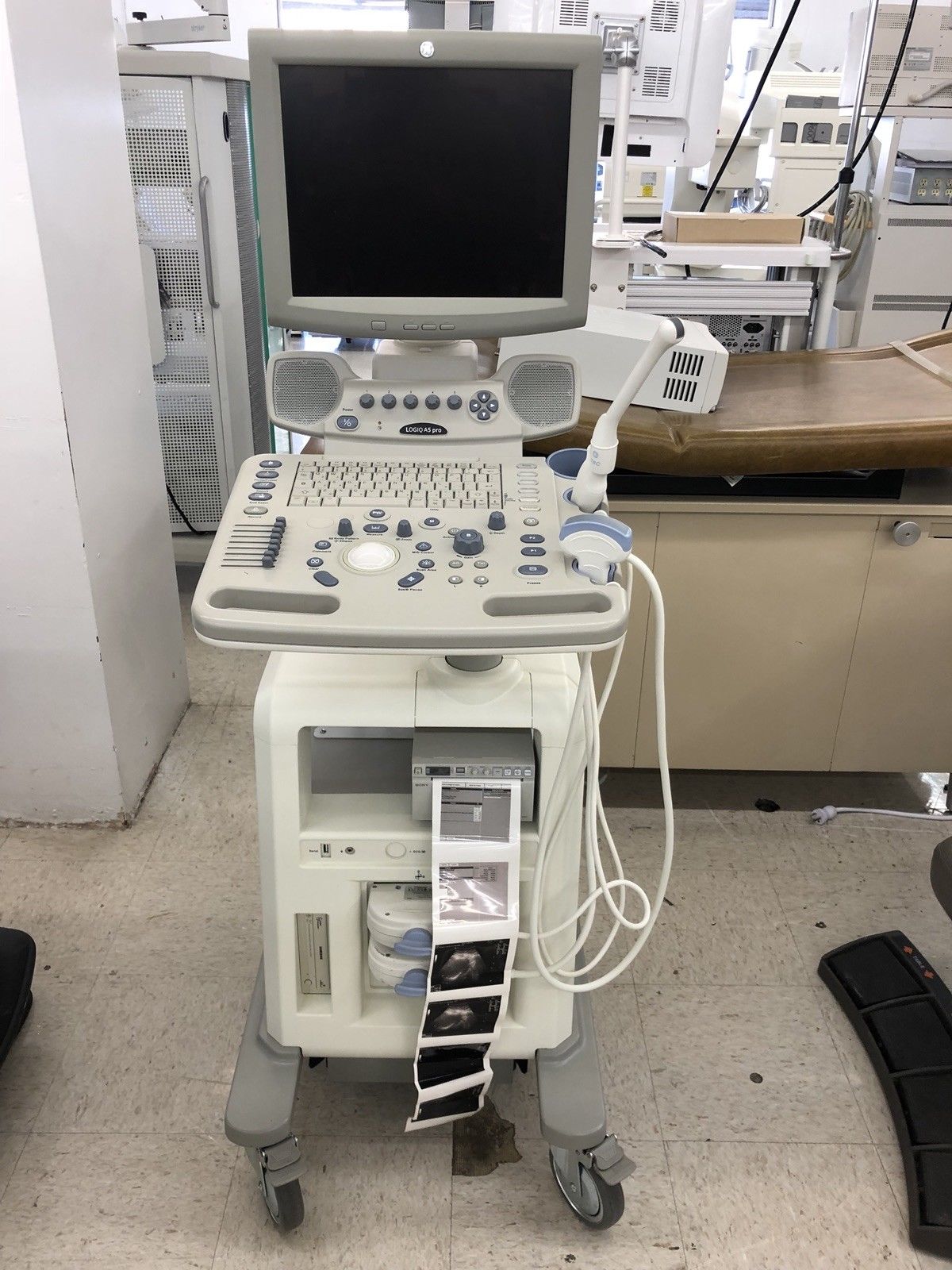 GE Logiq A5 Pro Ultrasound - Printer Included - Refurbished DIAGNOSTIC ULTRASOUND MACHINES FOR SALE