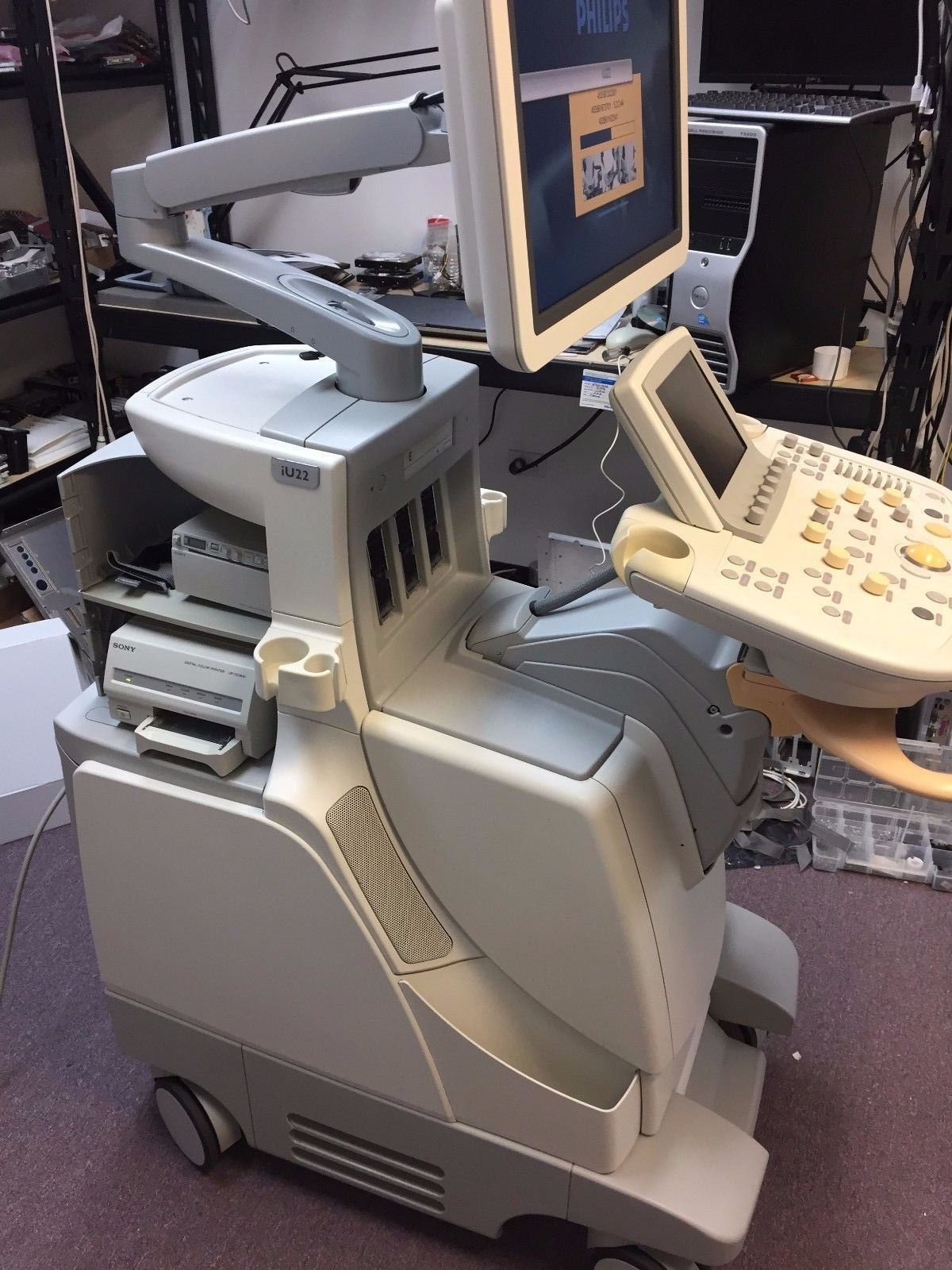 a medical device sitting on top of a table