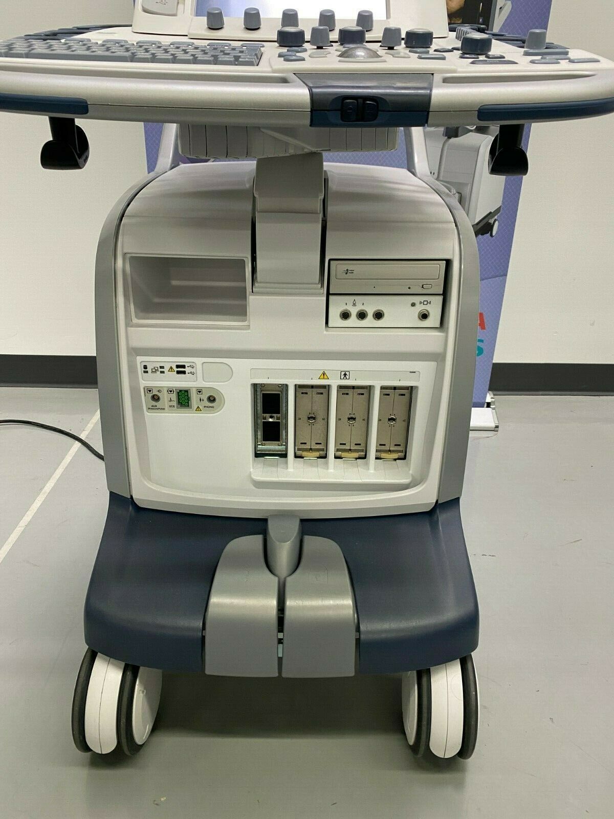 GE LOGIQ E9 XDCLEAR R5 ULTRASOUND MACHINE - SHARED SERVICE/CARDIAC - REFURB 2020 DIAGNOSTIC ULTRASOUND MACHINES FOR SALE