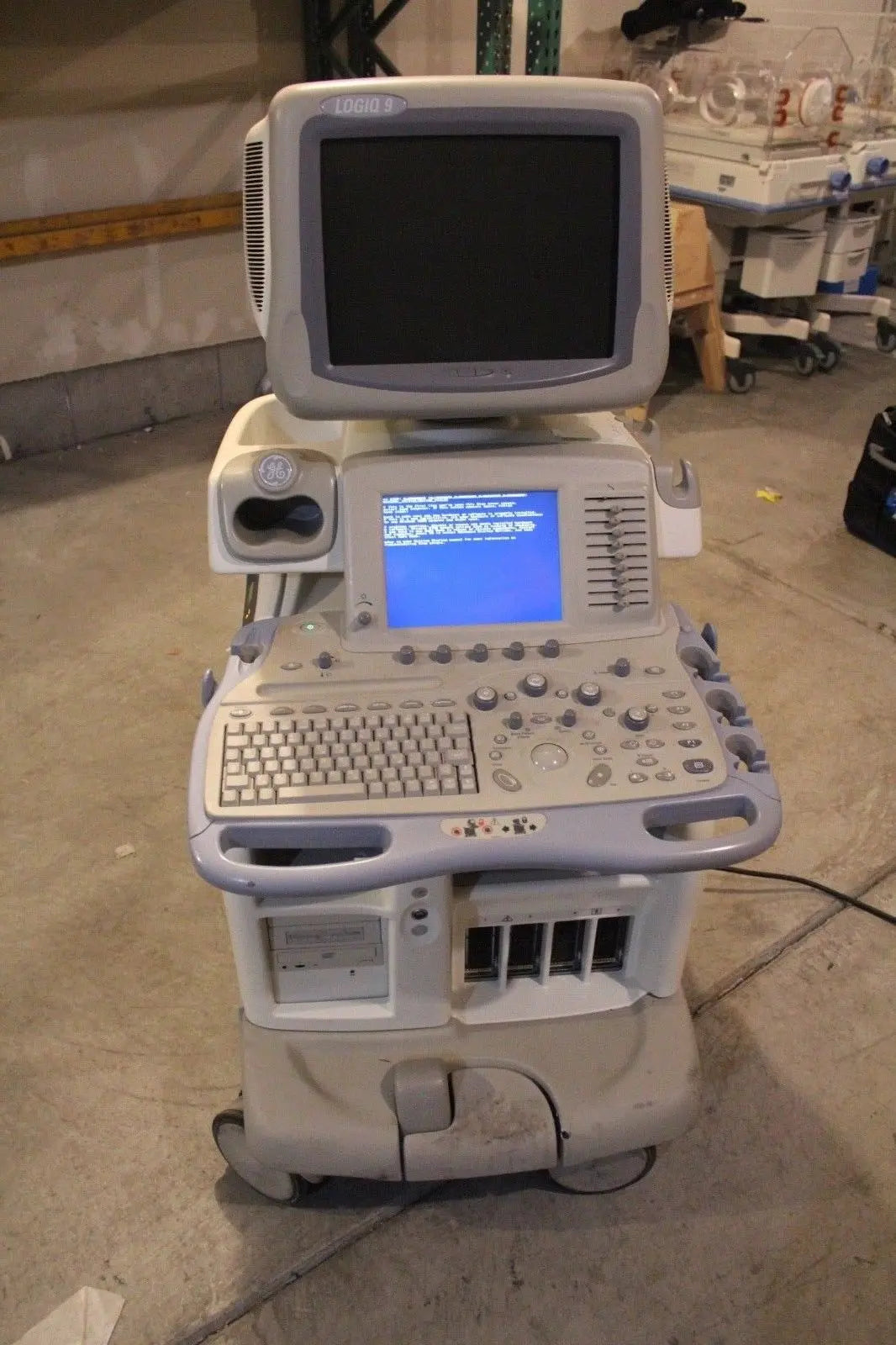 GE LOGIQ 9 DIAGNOSTIC ULTRASOUND MACHINE For parts not working DIAGNOSTIC ULTRASOUND MACHINES FOR SALE