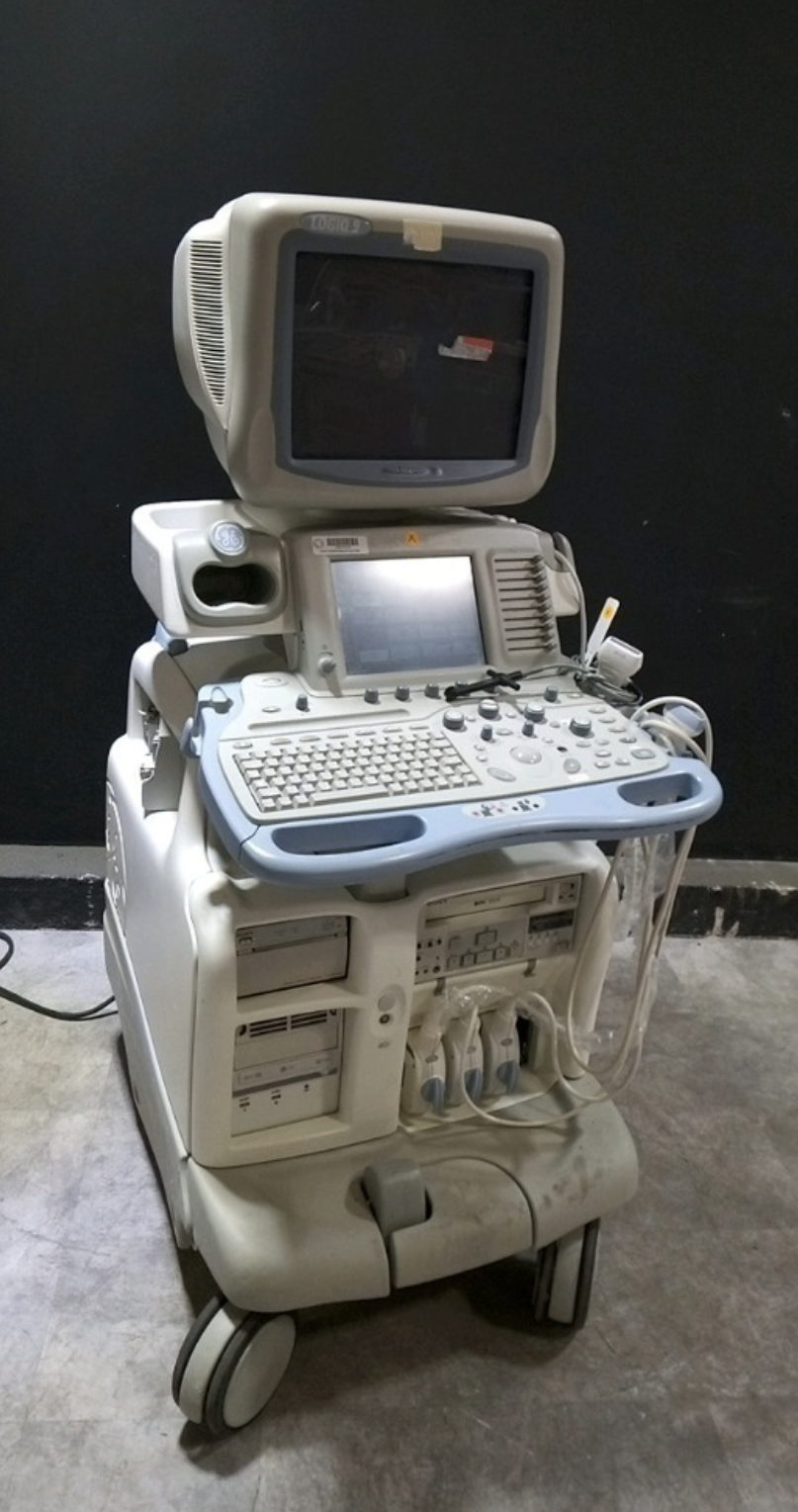 GE LOGIQ 9 ULTRASOUND MACHINE WITH 3 PROBES (M12L, E8C, 9L) 2005 DIAGNOSTIC ULTRASOUND MACHINES FOR SALE